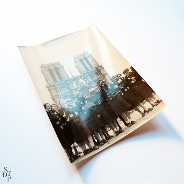 Tourists with school uniforms in front of Notre Dame - 1958 Souviens Toi De Paris view 2 Paris vintage photo