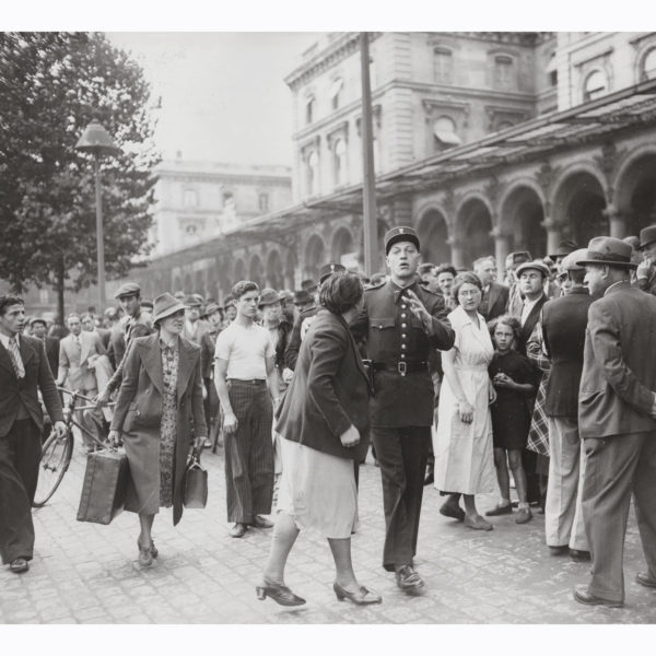 Photographie ancienne Paris Mobilisation et arrestation à Gare de l'Est 1938 Souviens Toi De Paris vintage souvenir vue 0